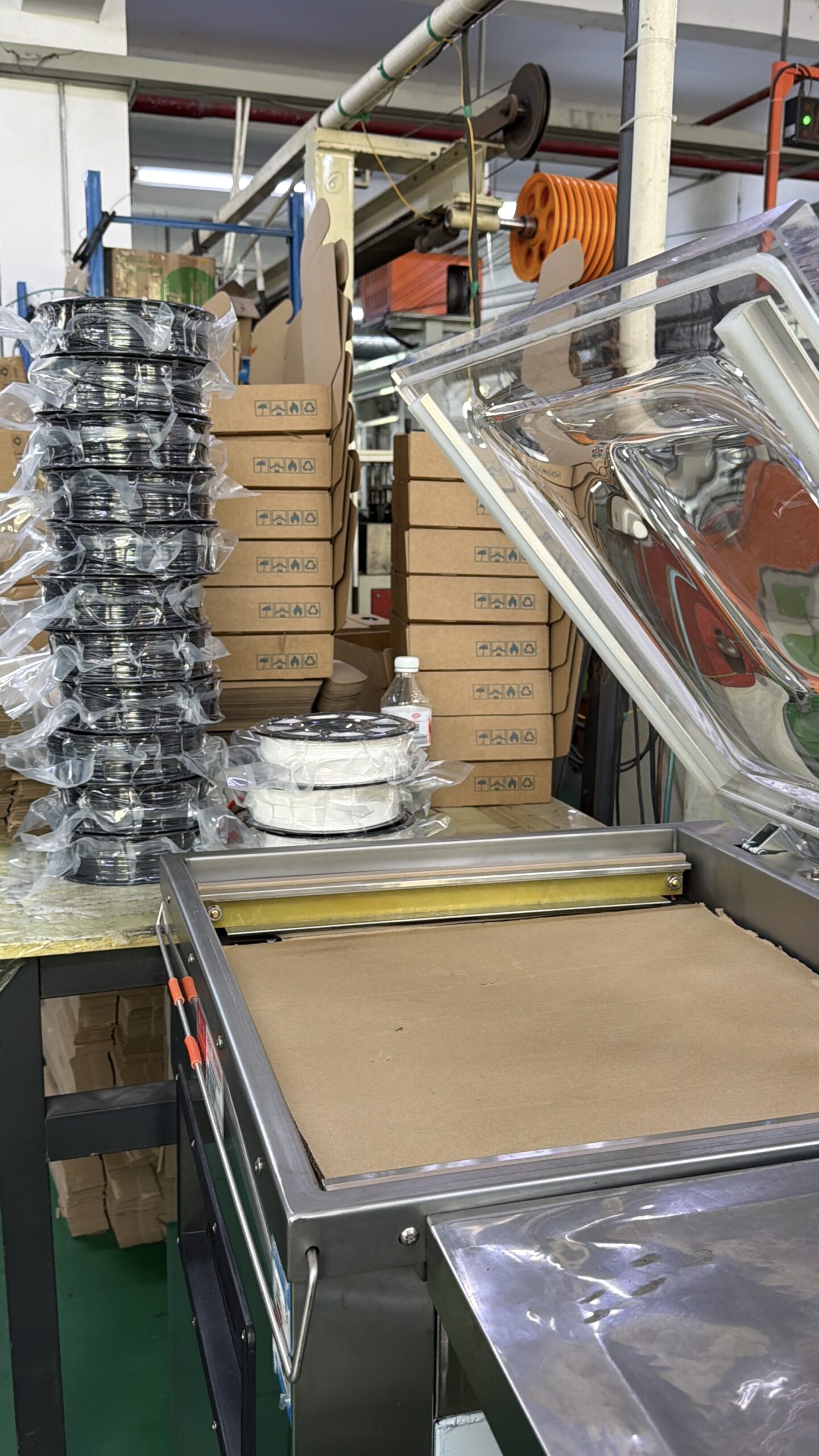 Produktetikett und Verpackungsdetails für die Freigabeprüfung